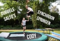 Jumpen op de trampoline Jumpen op de trampoline